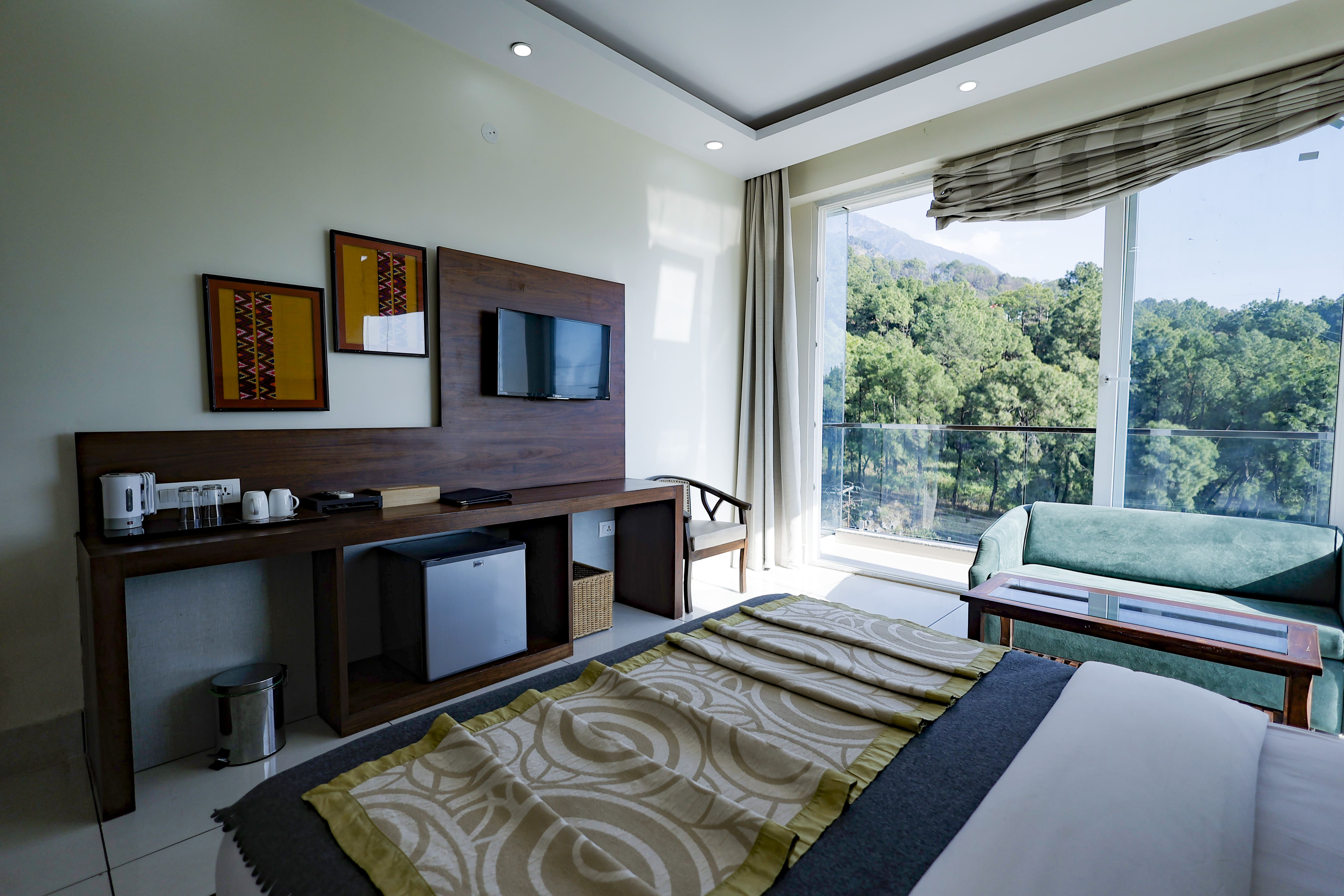Premium Riverside Room image 2