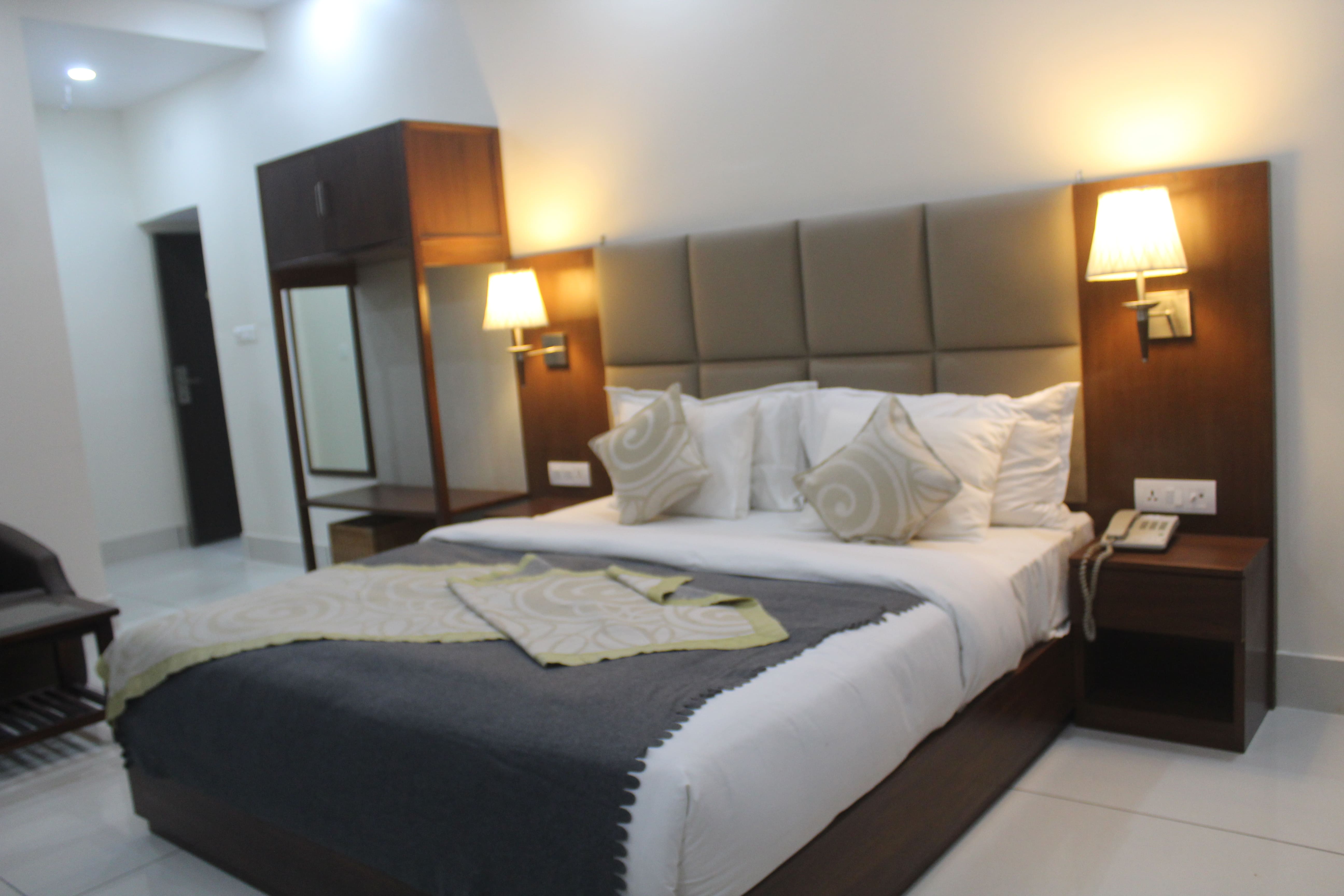 Premium Riverside Room image 3